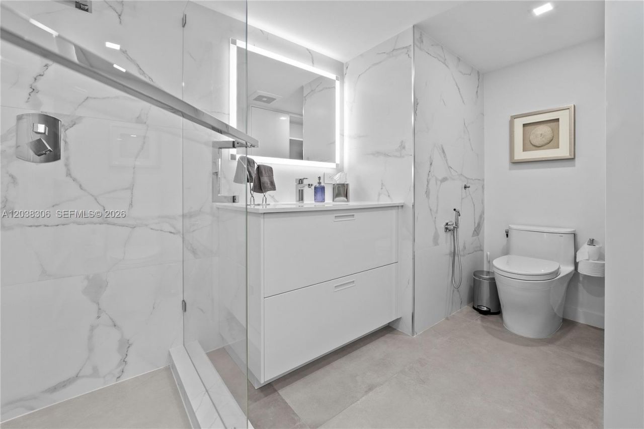 7135 Collins Ave , Unit 1216, Miami Beach, FL 33141 Photo