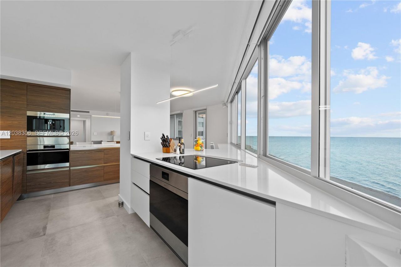 7135 Collins Ave , Unit 1216, Miami Beach, FL 33141 Photo