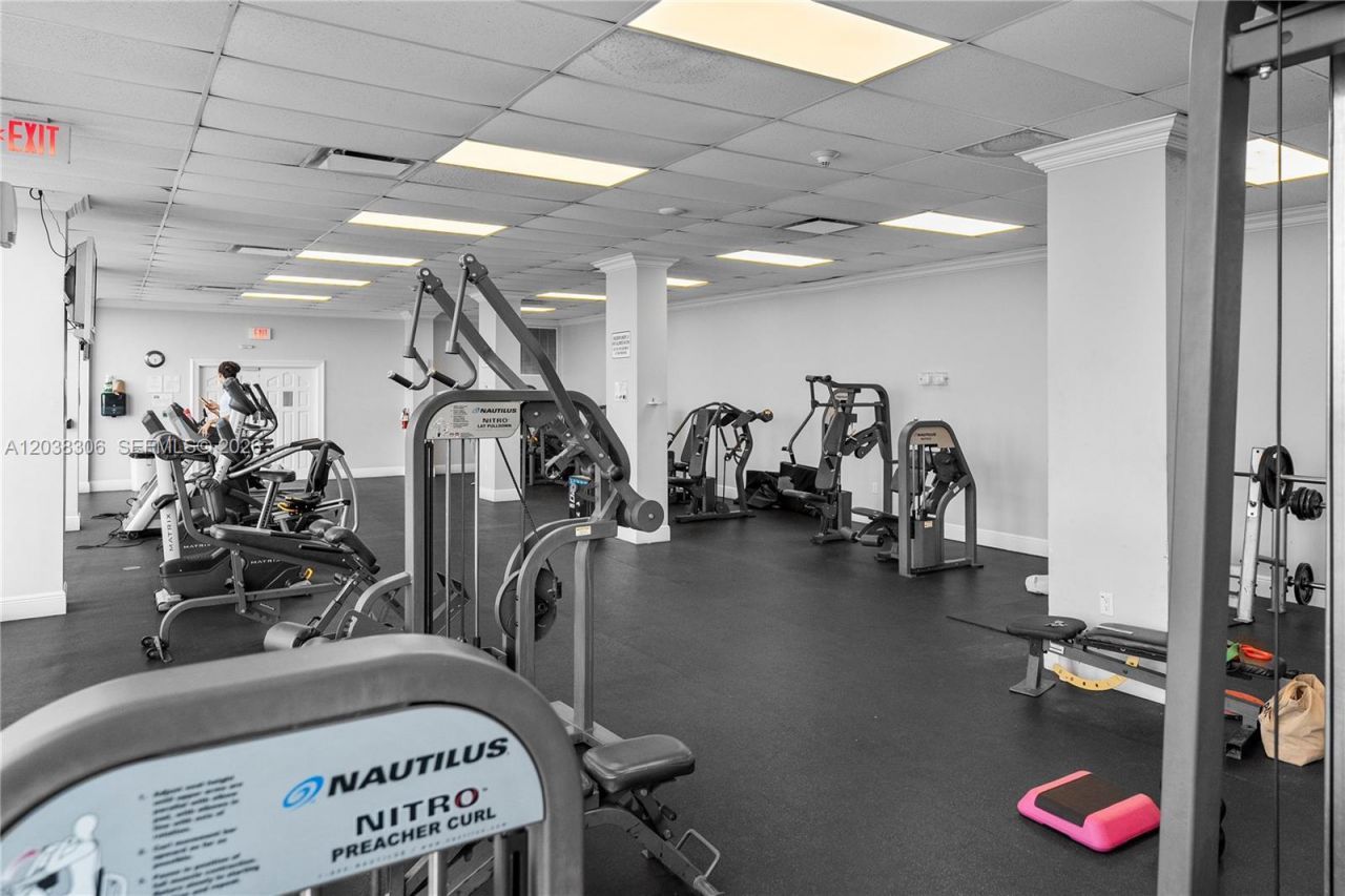 7135 Collins Ave , Unit 1216, Miami Beach, FL 33141 Photo