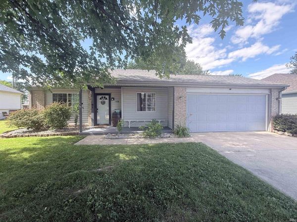 1108 BLUE JAY Drive, Greentown, IN 46936