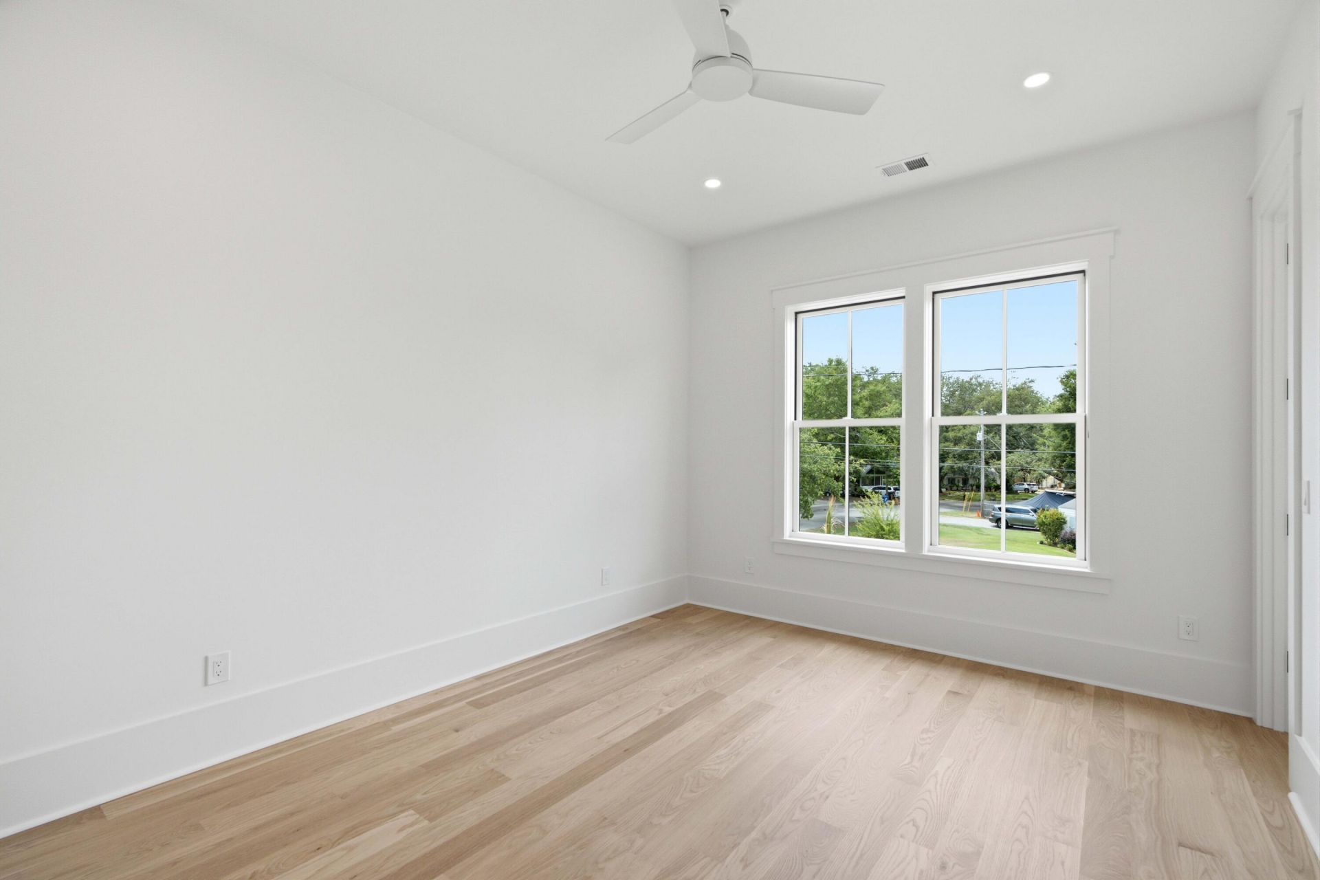 6 Vincent Drive Photo 17