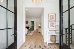 6 Vincent Drive photo 4