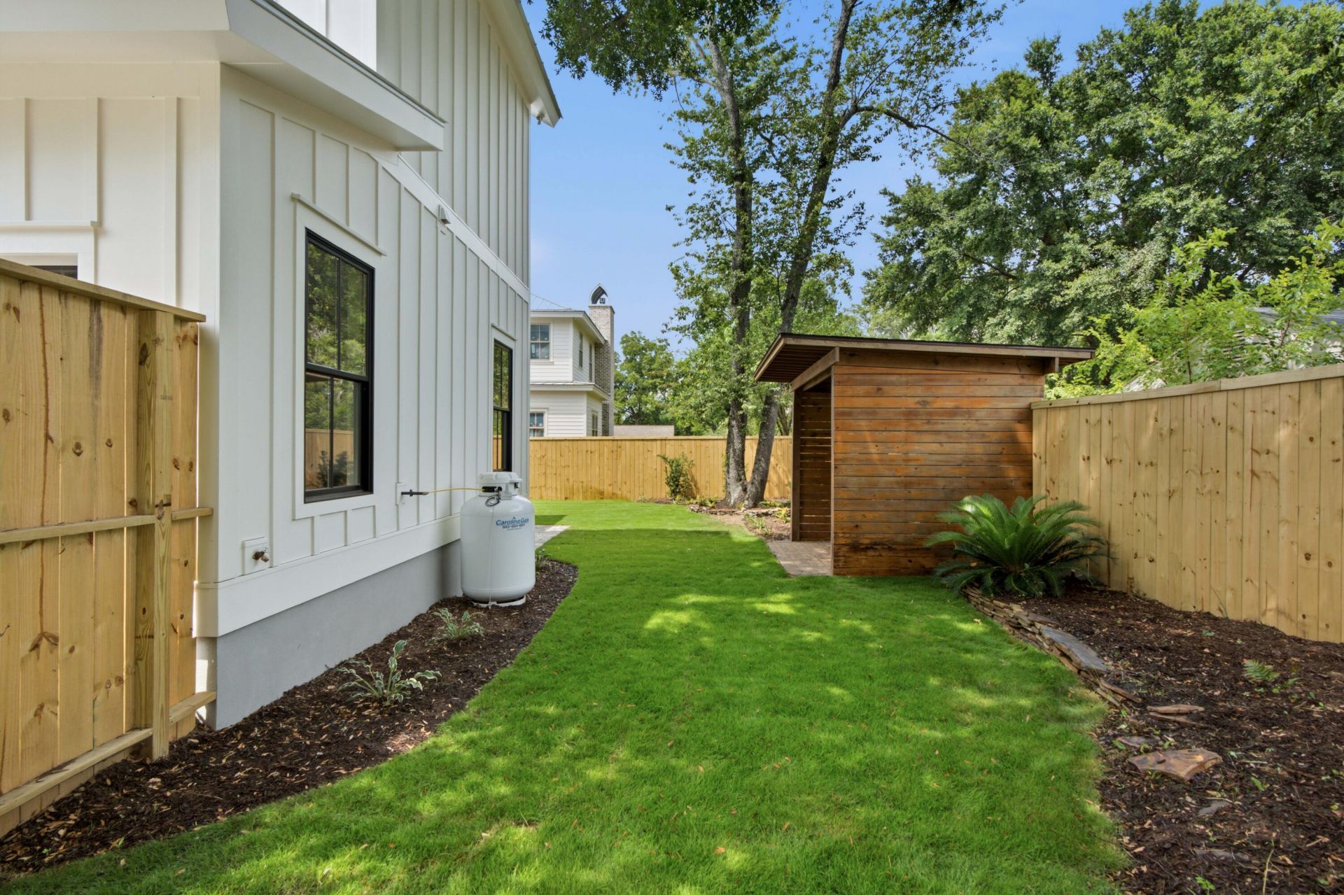 6 Vincent Drive Photo 53