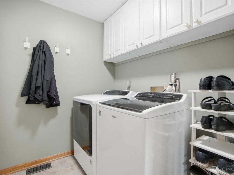 5924 Owl Nest Drive, West Chester, OH 45069 Photo 18