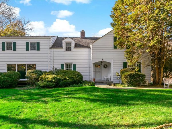 1050 Knollwood Road , White Plains, NY 10603