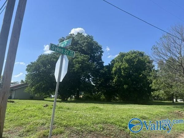 902 Vine Street NW, Decatur, AL 35601