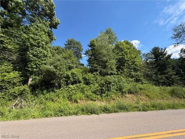 2799 Johnstown Road NE, Dover, OH 44622