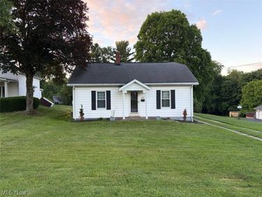 682 Hill Street, Coshocton, OH 43812