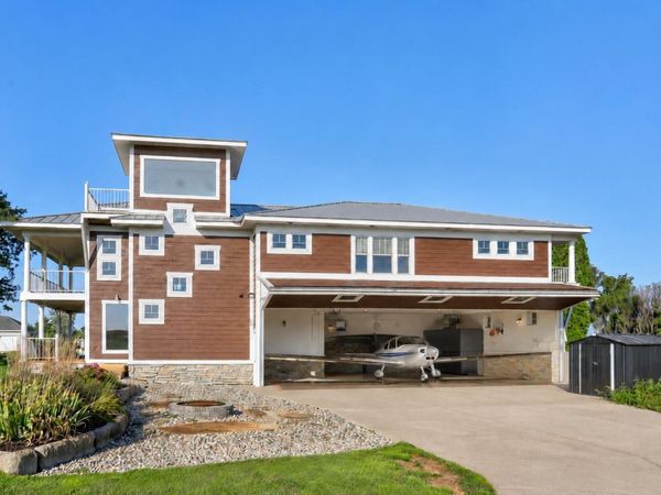 2520 Air Park Drive, Zeeland, MI 49464