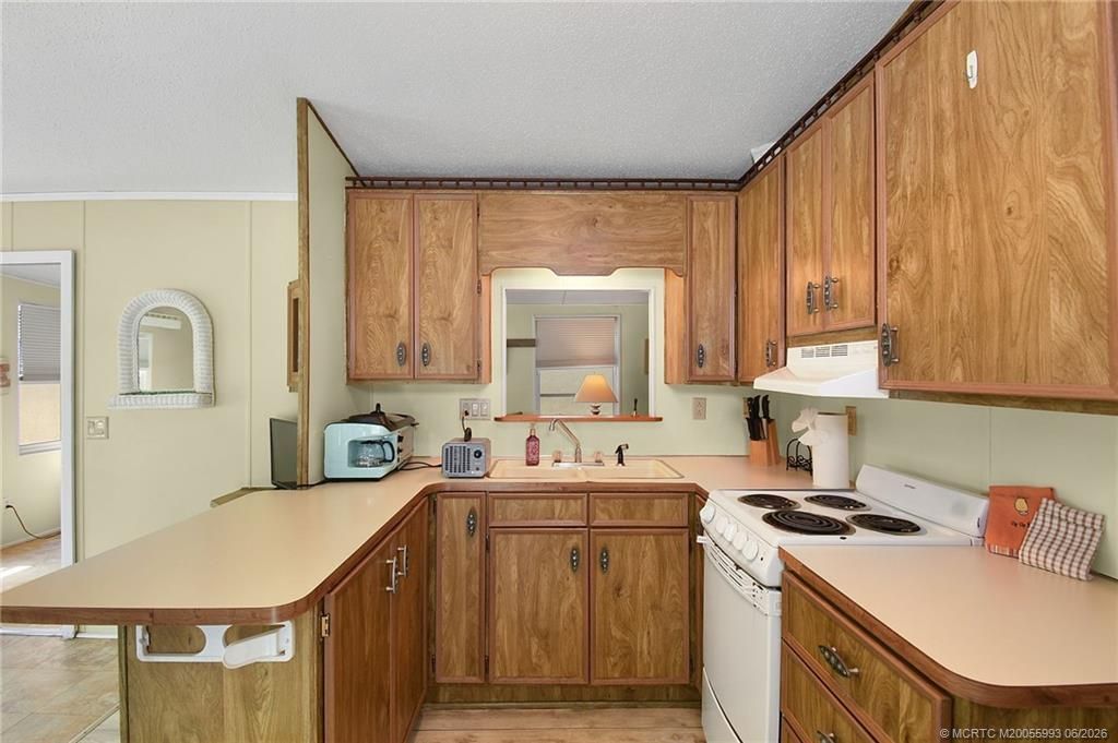10725 S Ocean Drive, Unit 27, Jensen Beach, FL 34957 Photo