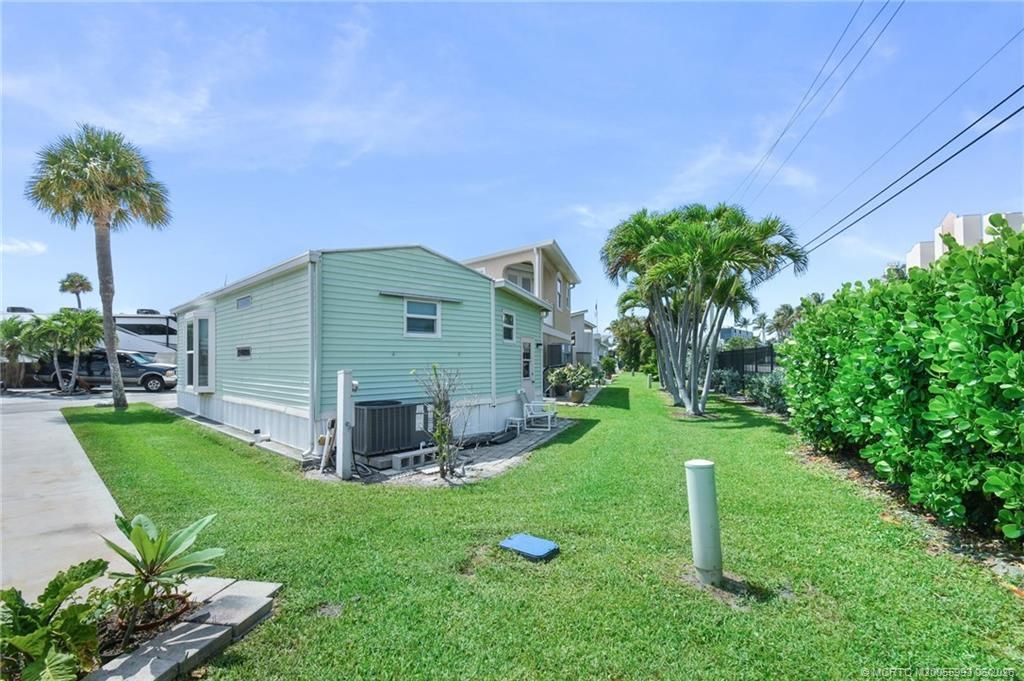 10725 S Ocean Drive, Unit 27, Jensen Beach, FL 34957 Photo