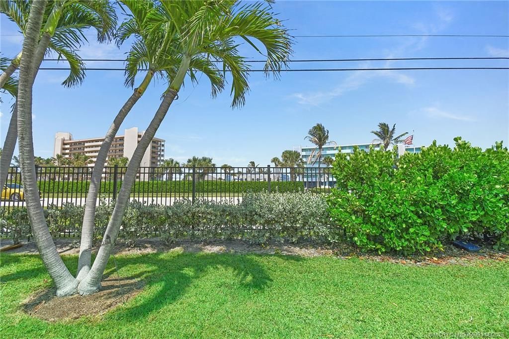 10725 S Ocean Drive, Unit 27, Jensen Beach, FL 34957 Photo