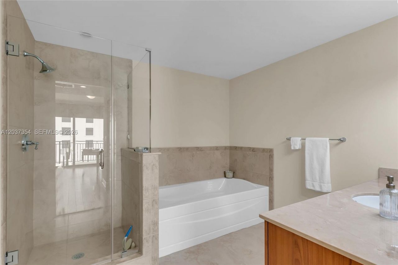 1300 Ponce De Leon Blvd, Unit 503, Coral Gables, FL 33134 Photo