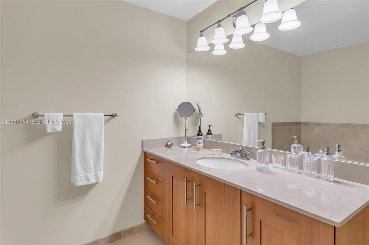 1300 Ponce De Leon Blvd, Unit 503, Coral Gables, FL 33134 Photo