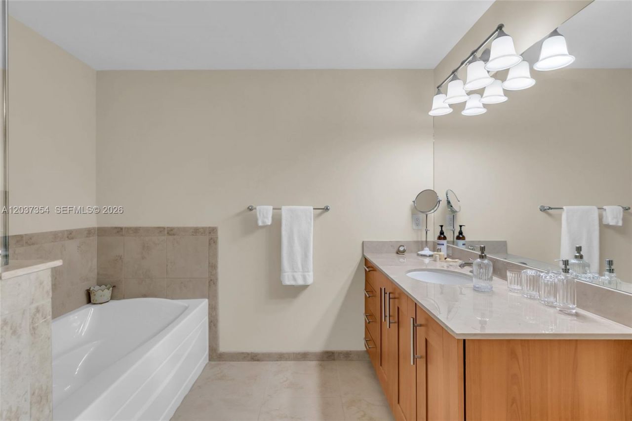 1300 Ponce De Leon Blvd, Unit 503, Coral Gables, FL 33134 Photo