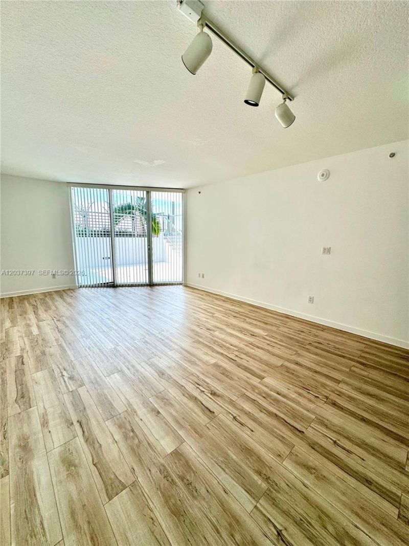 325 S Biscayne Blvd, Unit 1116, Miami, FL 33131 Photo