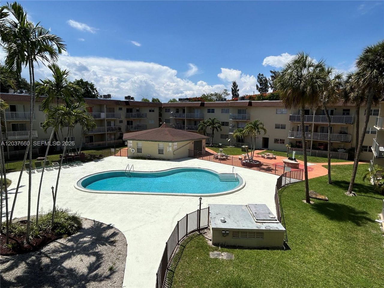 7505 SW 82nd St , Unit 320, Miami, FL 33143 Photo