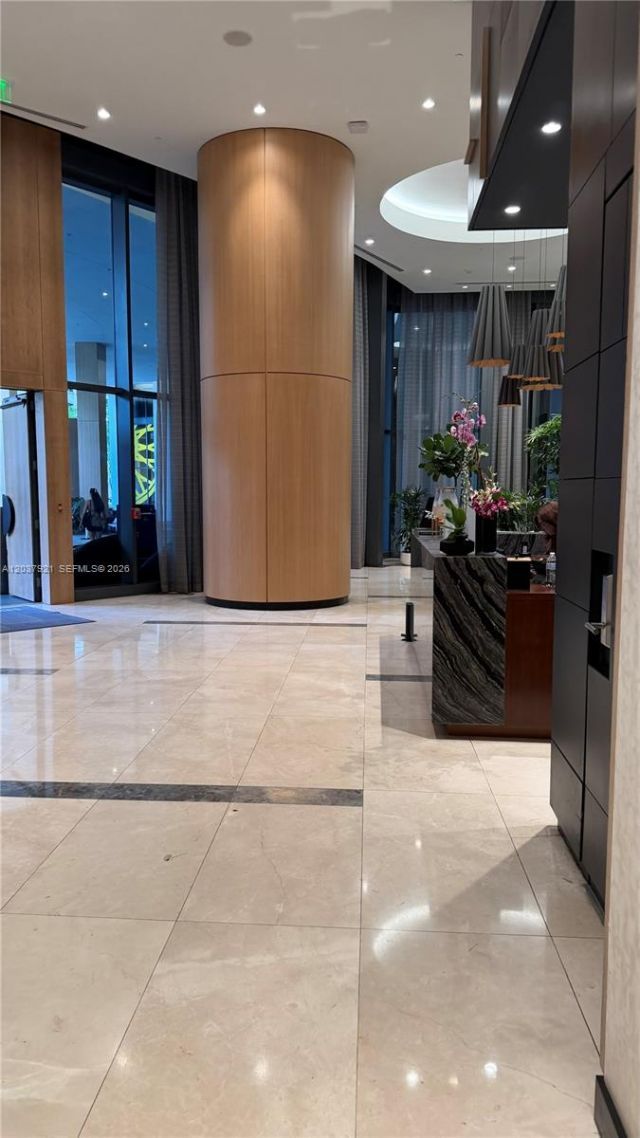 45 SW 9th St , Unit 1106, Miami, FL 33130 Photo
