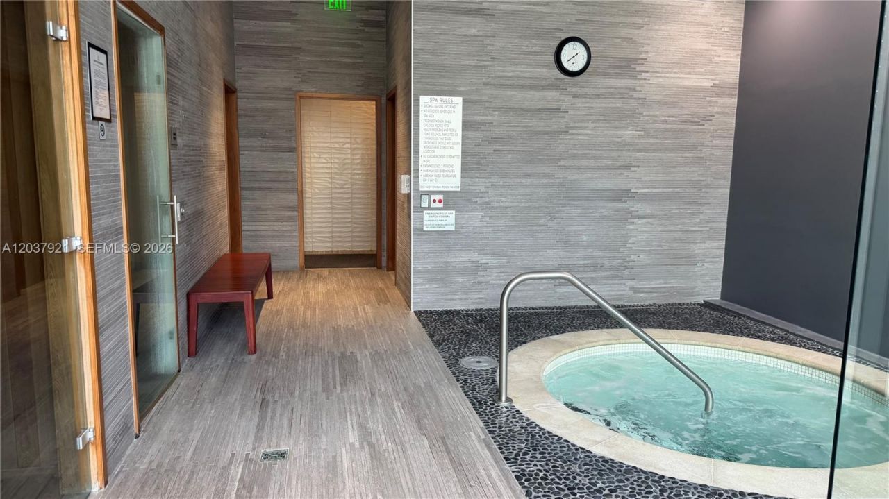 45 SW 9th St , Unit 1106, Miami, FL 33130 Photo