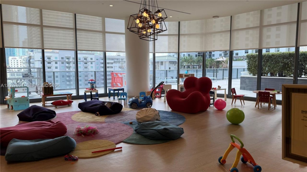 45 SW 9th St , Unit 1106, Miami, FL 33130 Photo