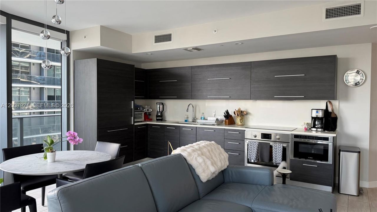 45 SW 9th St , Unit 1106, Miami, FL 33130 Photo