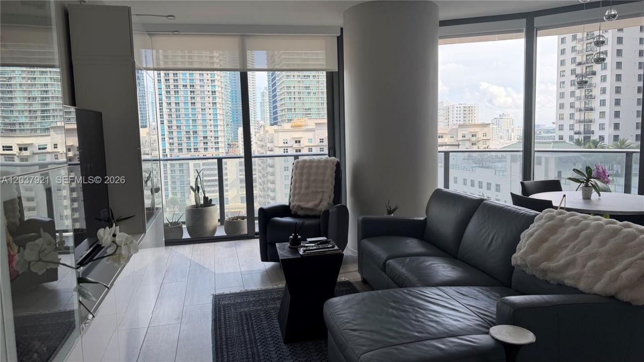45 SW 9th St , Unit 1106, Miami, FL 33130 Photo