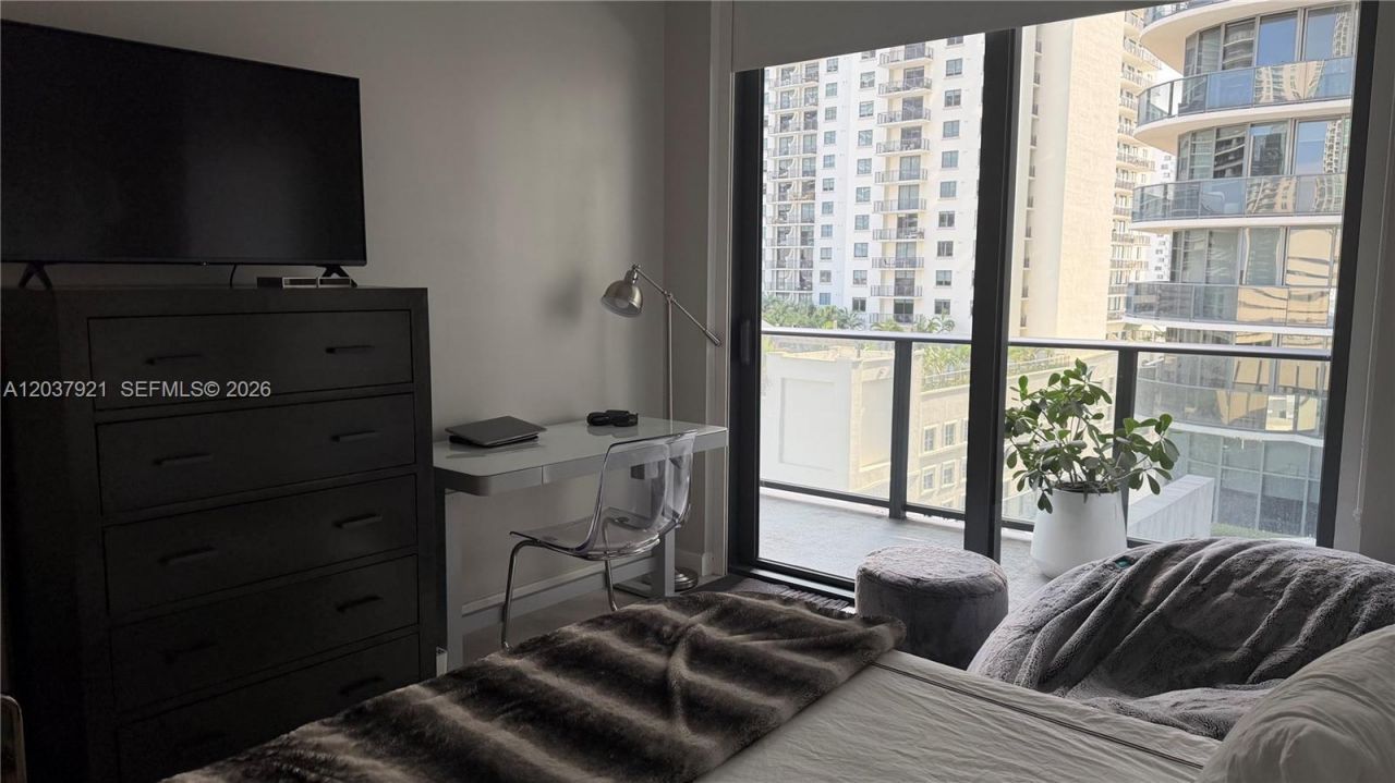 45 SW 9th St , Unit 1106, Miami, FL 33130 Photo