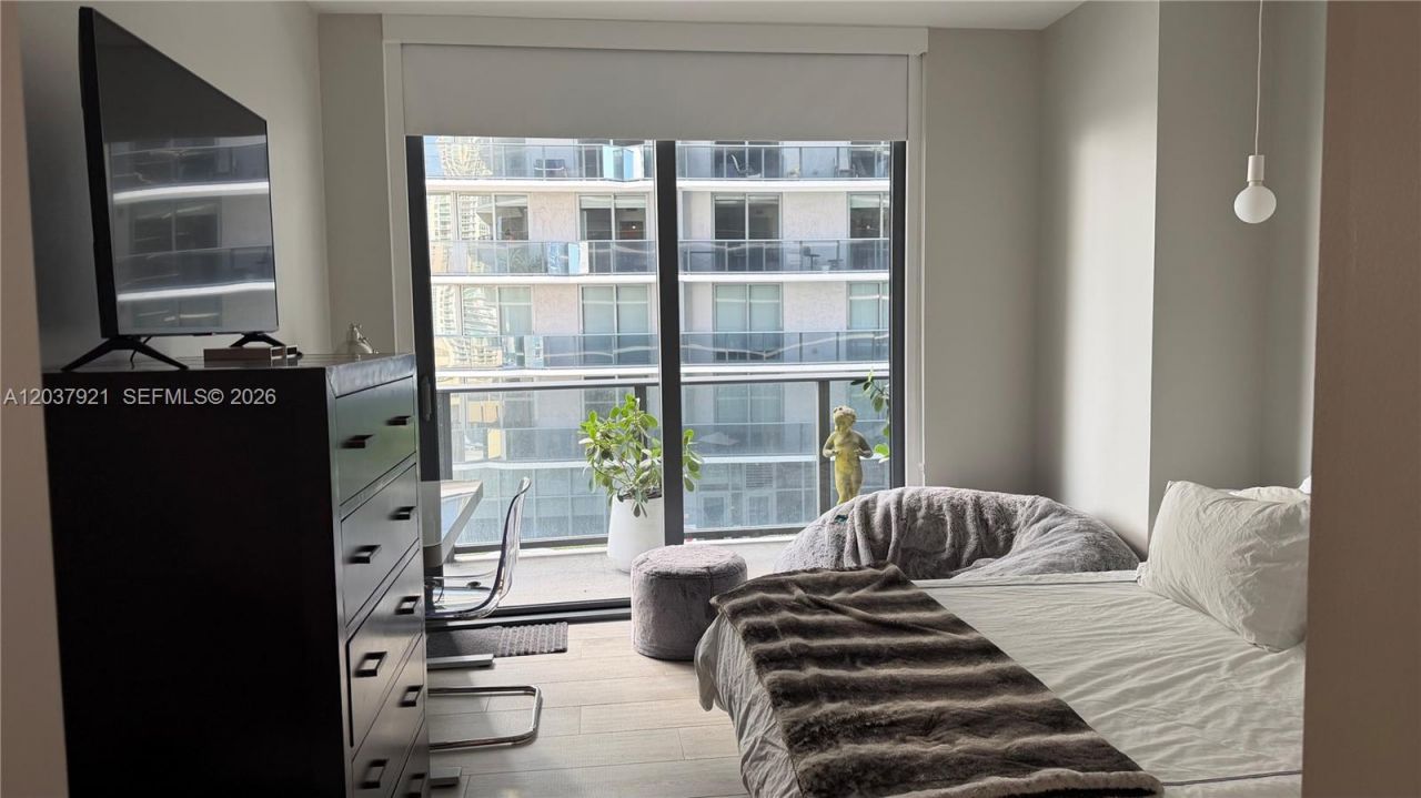 45 SW 9th St , Unit 1106, Miami, FL 33130 Photo