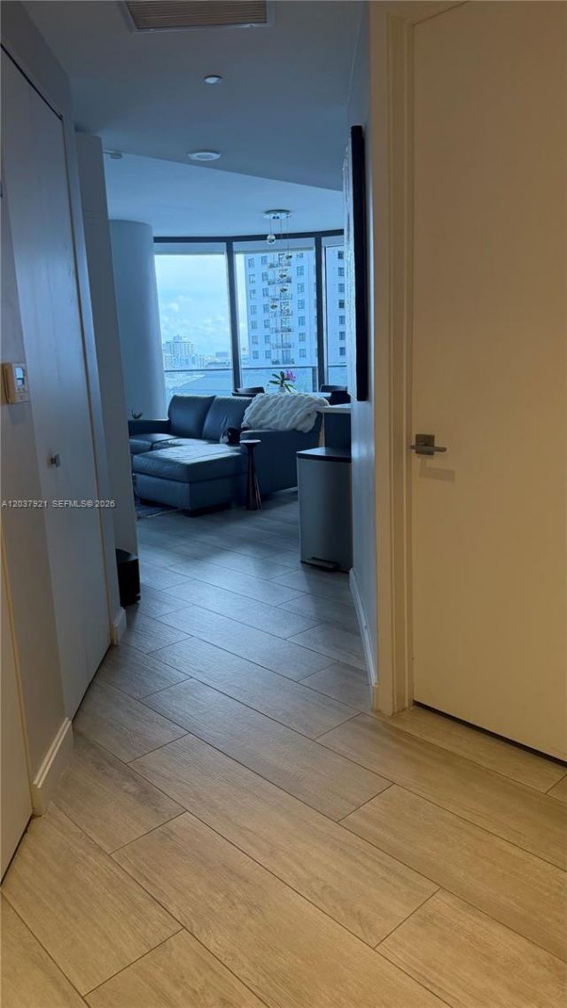 45 SW 9th St , Unit 1106, Miami, FL 33130 Photo