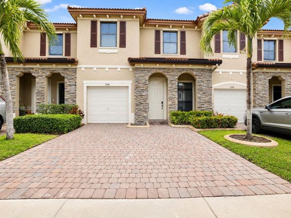 7146 SW 163rd Ave, Miami, FL 33193