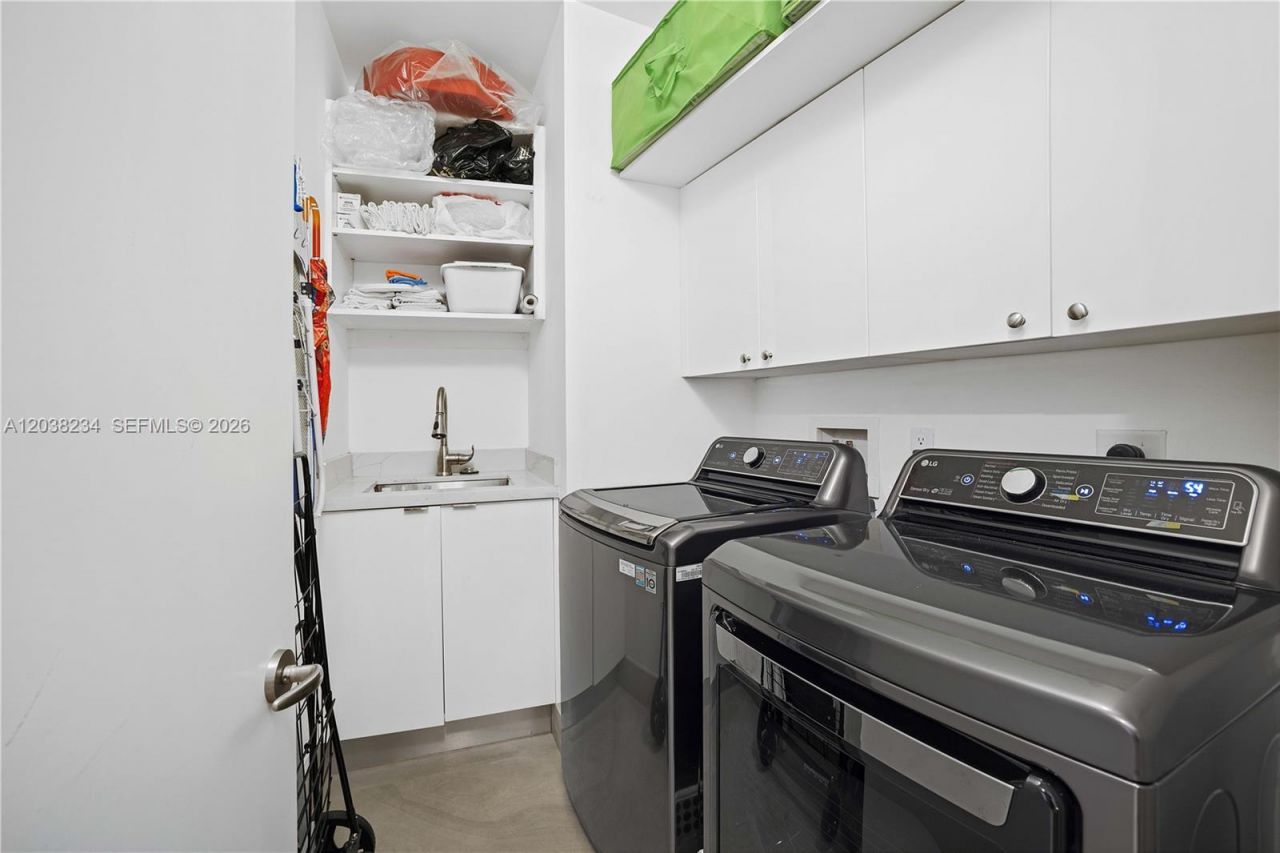 901 Brickell Key Blvd , Unit 2408, Miami, FL 33131 Photo