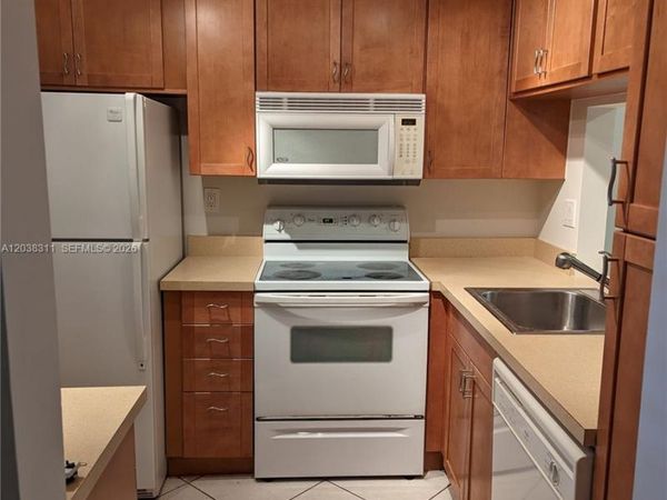 9460 Tangerine Pl, Unit 101, Davie, FL 33324