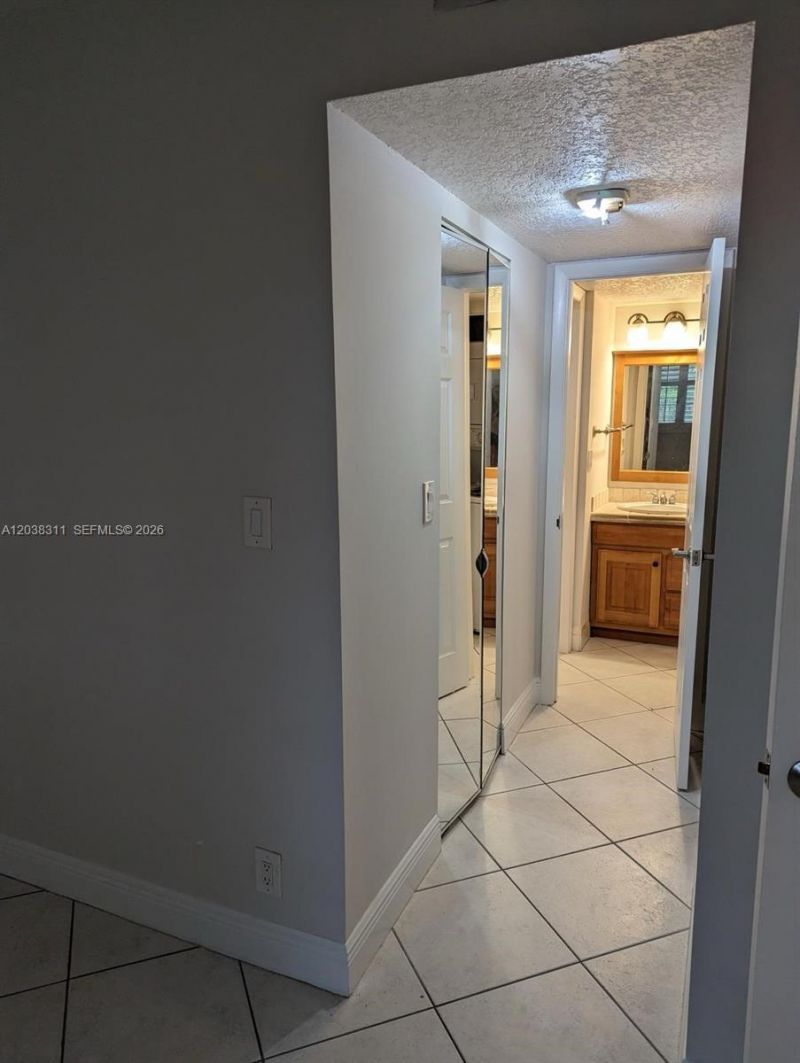 9460 Tangerine Pl, Unit 101, Davie, FL 33324 Photo