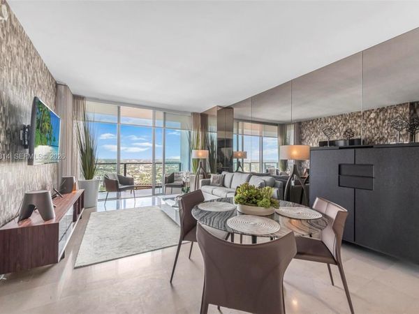 88 SW 7th St , Unit 3806, Miami, FL 33130