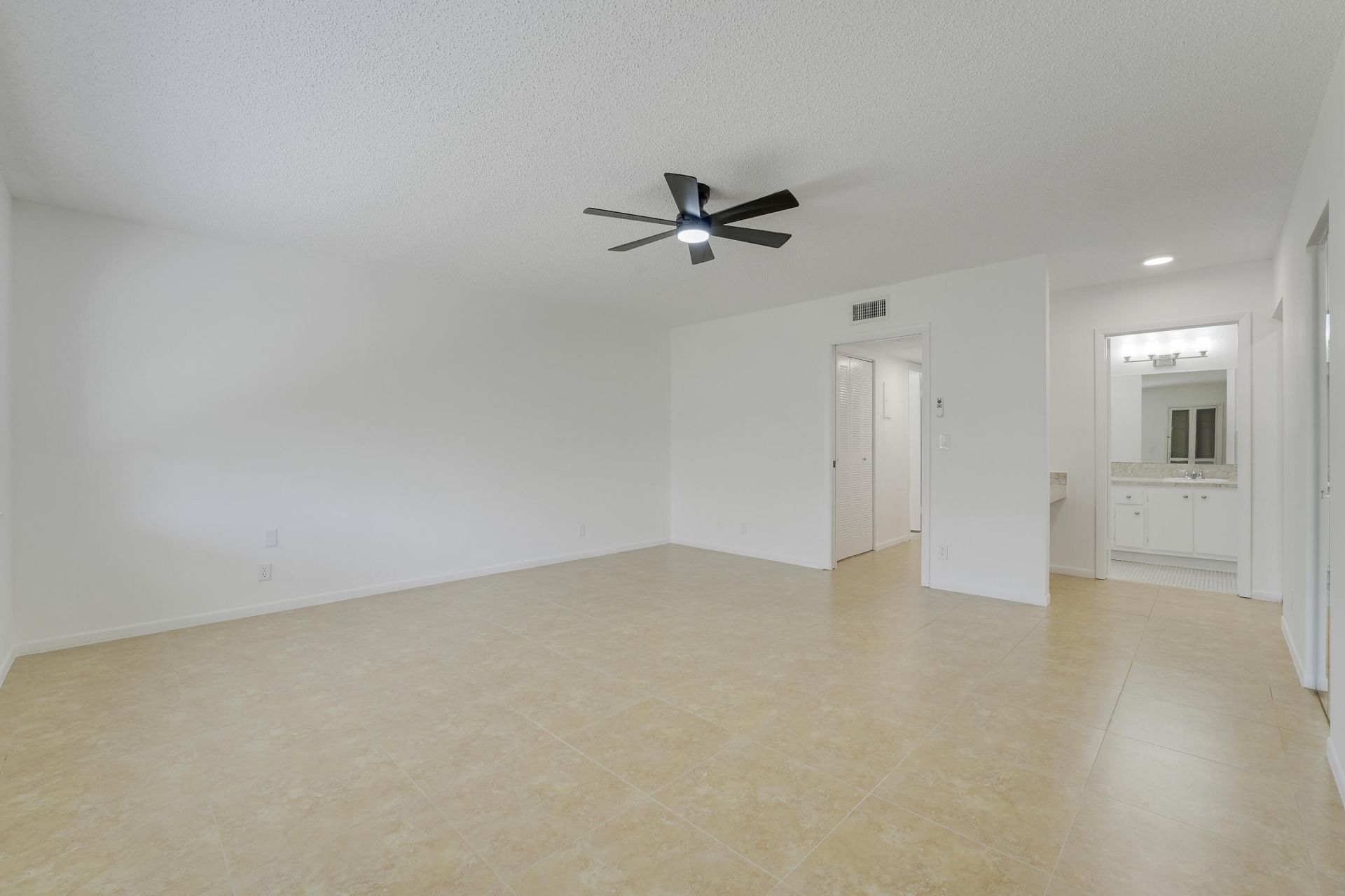 1142 W Circle Ter Terrace W, Unit C, Delray Beach, FL 33445 Photo