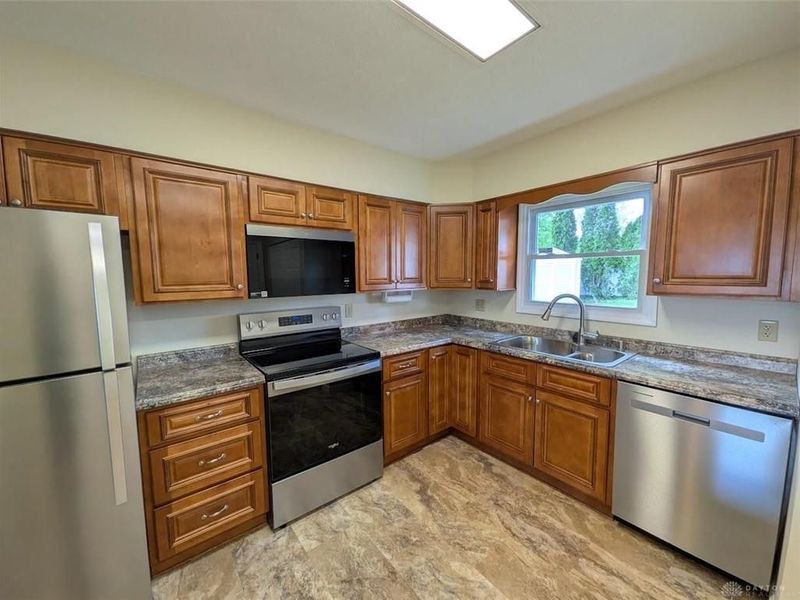2407 Selby Place, Kettering, OH 45420 Photo 11