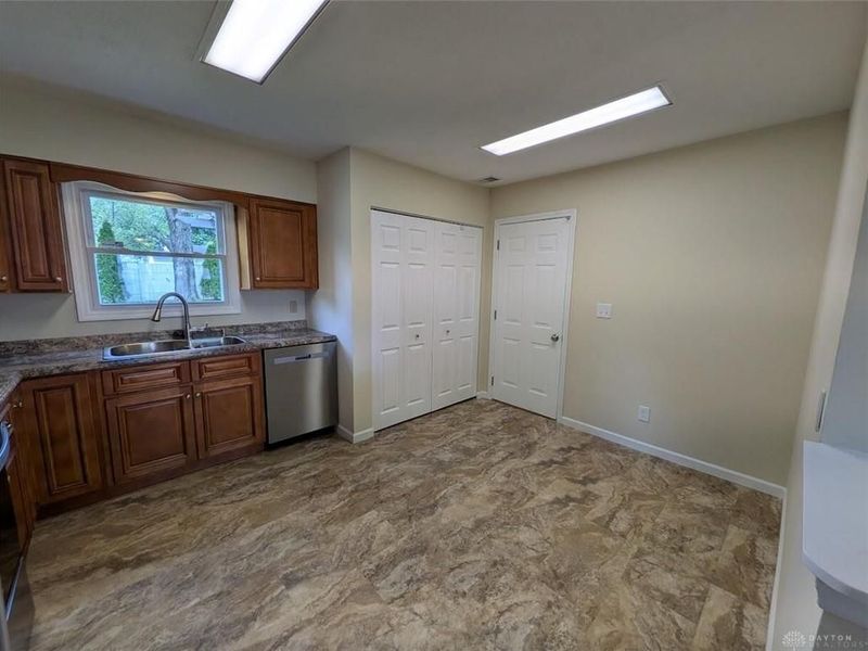 2407 Selby Place, Kettering, OH 45420 Photo 12