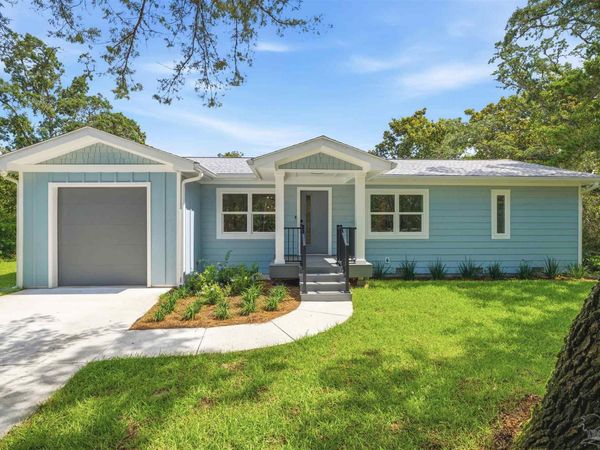 5456 Spruce St, Gulf Breeze, FL 32563