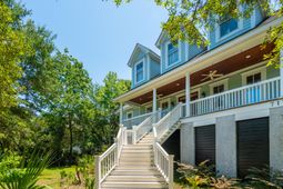 717 Bounty Square Drive photo 4