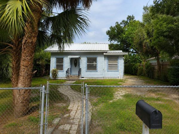 8211 N 10TH STREET , TAMPA, FL 33604