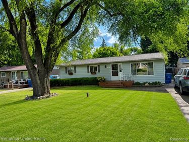 4861 Allingham Drive , White Lake Twp, MI 48383