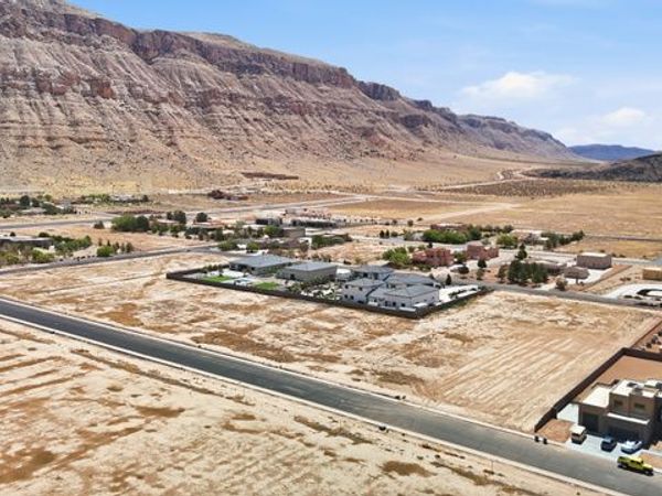 1297 W 4300 S, Unit 15, Hurricane, UT 84737