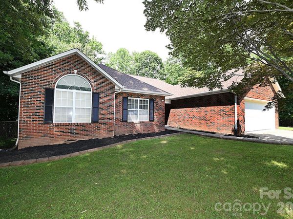 1035 E 24th Street , Newton, NC 28658