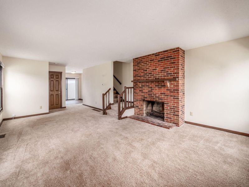 424 Edinburgh Road , Dublin, OH 43017 Photo 2