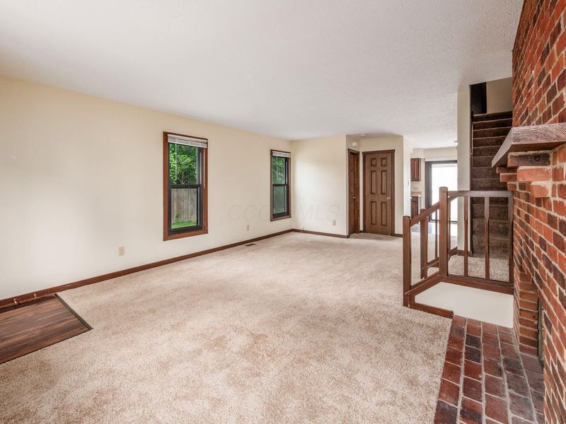 424 Edinburgh Road , Dublin, OH 43017 Photo 4