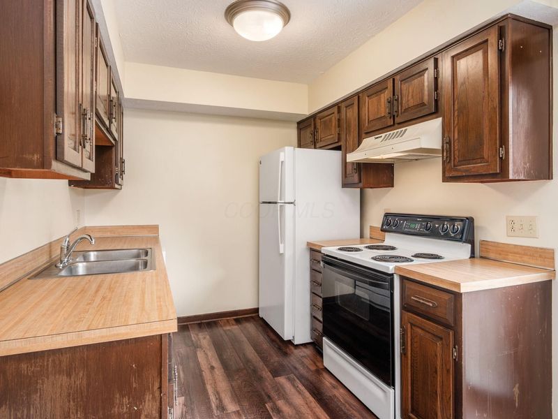 424 Edinburgh Road , Dublin, OH 43017 Photo 8