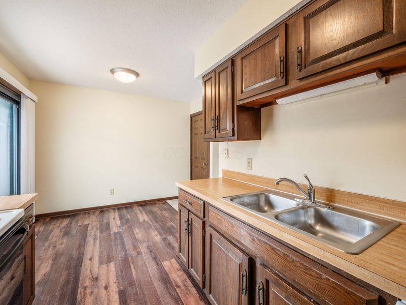 424 Edinburgh Road , Dublin, OH 43017 Photo 9