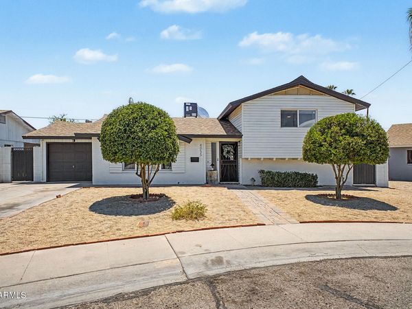 4055 W MONTEBELLO Avenue, Phoenix, AZ 85019