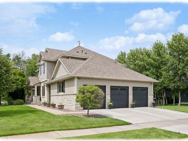 9858 Vagabond Lane N, Maple Grove, MN 55311