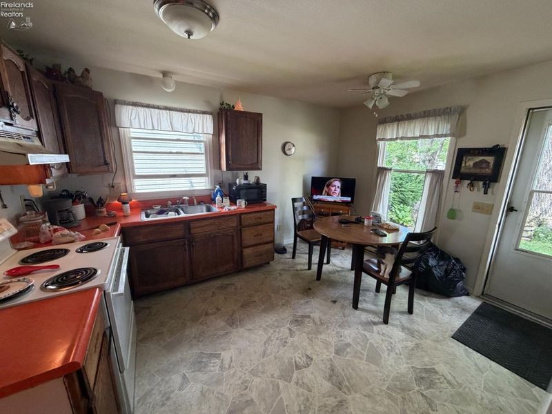 1025 S Myrtle Avenue, Willard, OH 44890 Photo 5